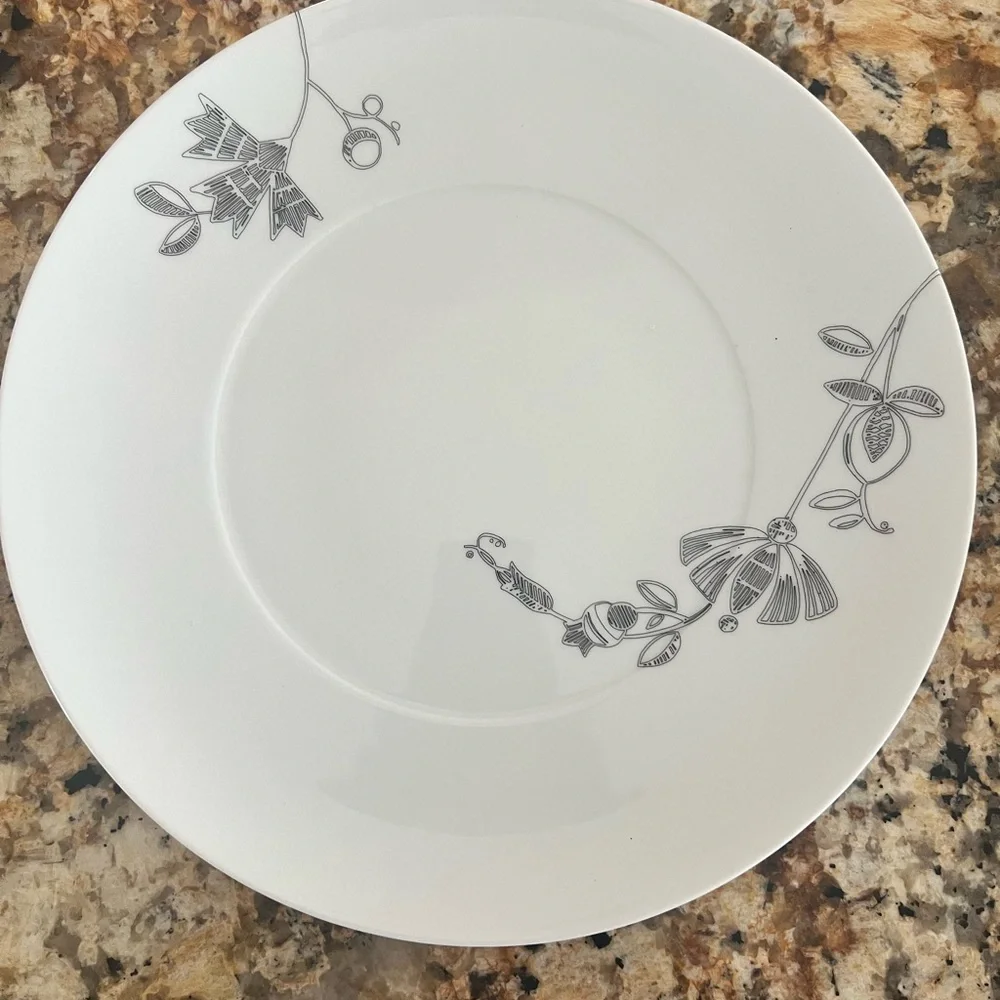 Crate & Barrel Kemi Collection- New- Includes 4- Dinner, Salad, Cereal, Tea Cup